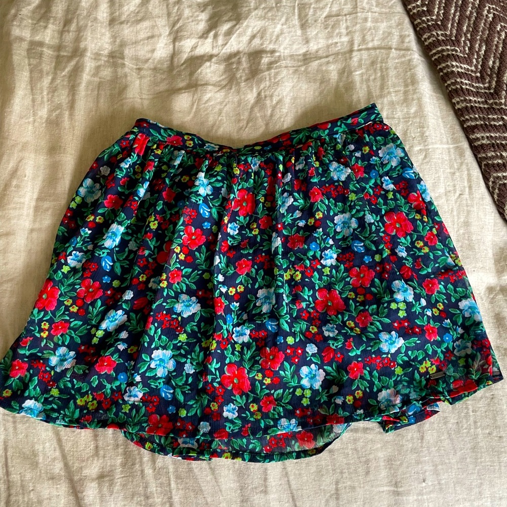 Anervrombie & Fitch Floral Mini Skater Skirt